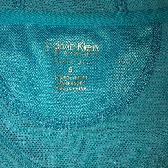 EUC Women’s Calvin Klein Performance Jacket! - Picture 4 of 4